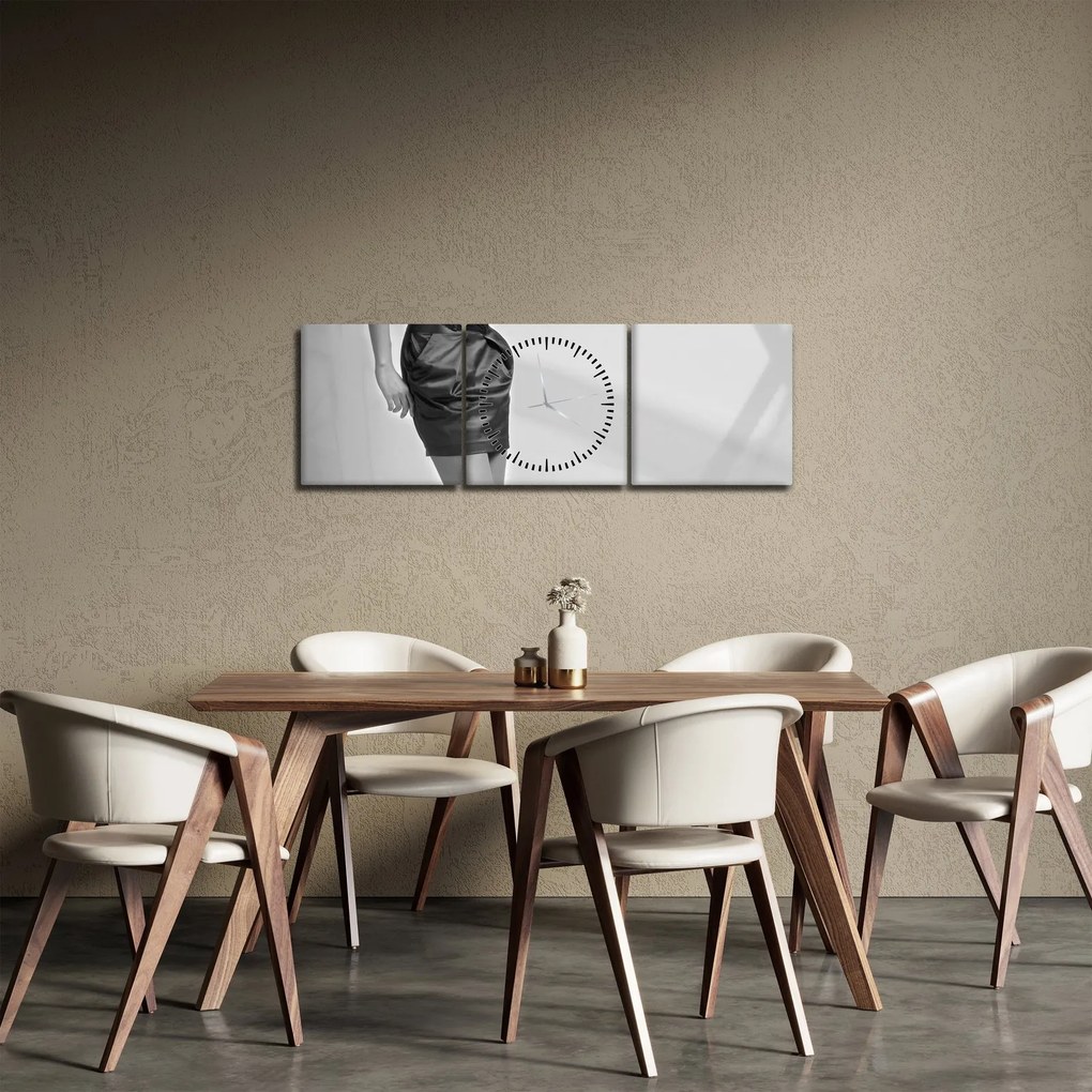 Obraz - Kobieta w krótkiej sukience (z zegarem) (90x30 cm)