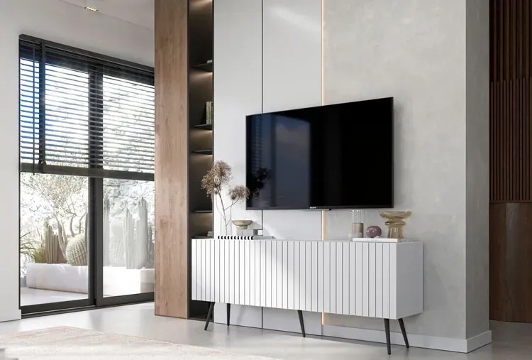 Biała ryflowana szafka pod telewizor na nóżkach F5-M07