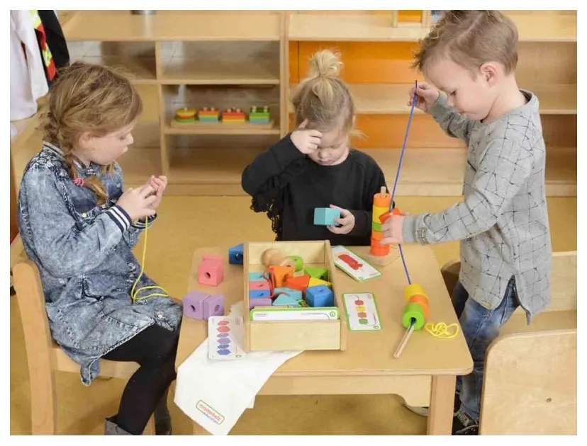 Drewniana sznurowanka duża kolorowa masterkidz (zestaw 2)