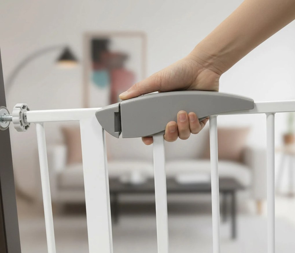 Bramka barierka zabezpieczająca na schody i drzwi biała