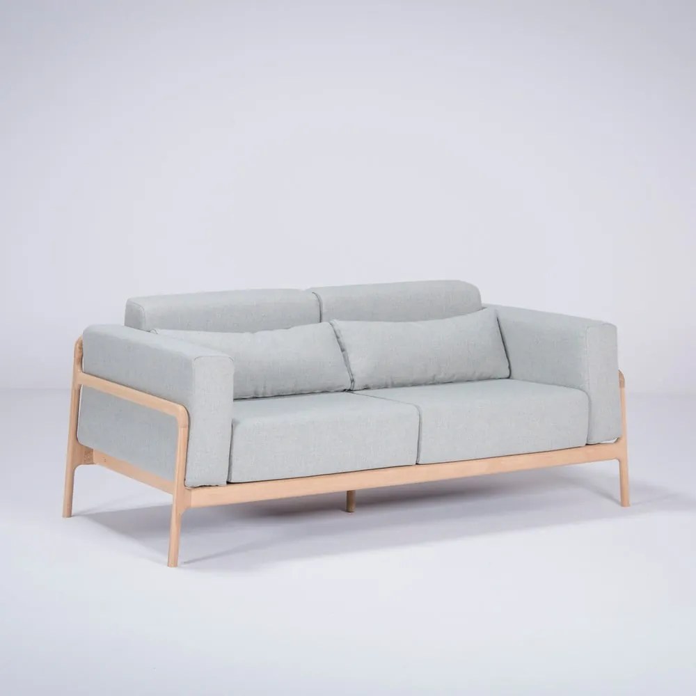 Niebieskoszara sofa z konstrukcją z litego drewna dębowego Gazzda Fawn, 180 cm