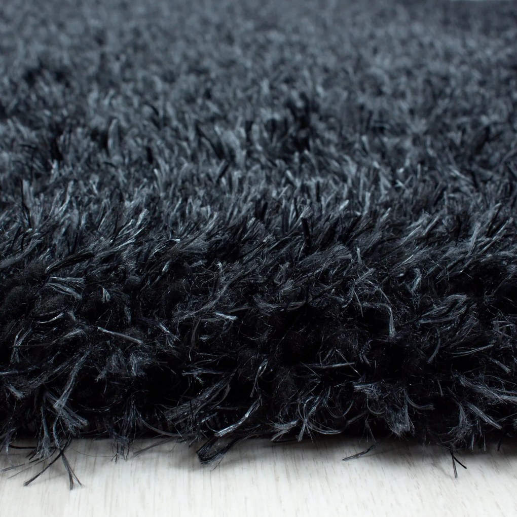 Dywan shaggy poliestrowy Brilliant czarny  140 cm x 200 cm