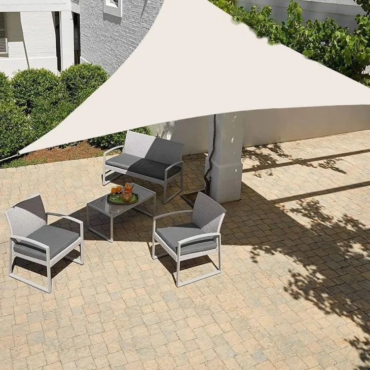 Trójkątny żagiel przeciwsłoneczny tarasowy 192B - 5x5x5 m, beżowy