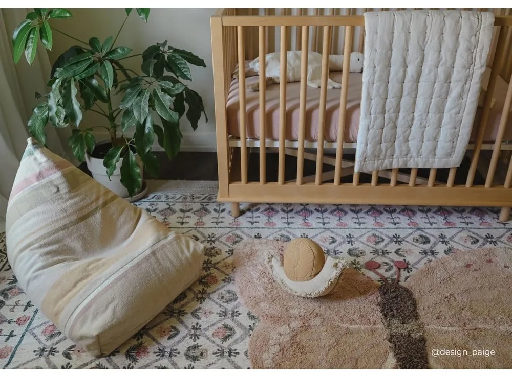 Kremowy dziecięcy worek do siedzenia Cleo Multi Stripe – Lorena Canals