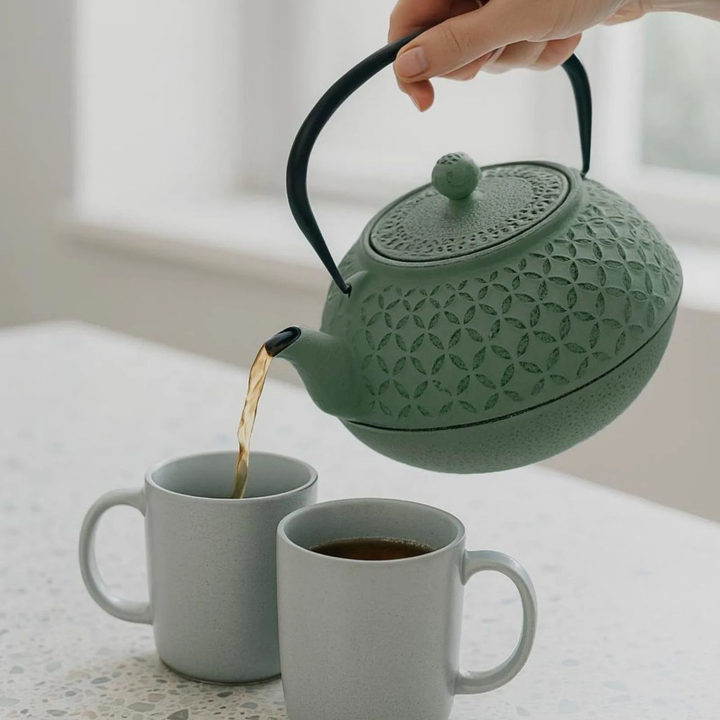 Czajnik żeliwny z zaparzaczem SABI, 1000 ml