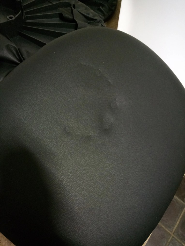 PROMOCJA Biało-czarne krzesło BALI MARK z czarnymi nogami II jakość