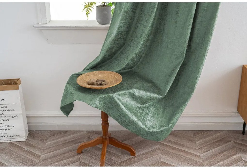 Zaciemniająca zasłona LOOM VELVET 140x250 cm, zielona Zawieszanie: Taśma z wiązaniami