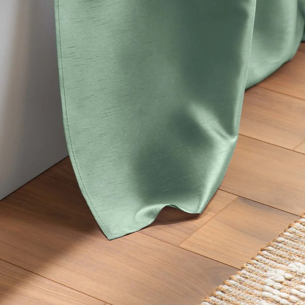 Zielona satynowa zasłona 140x240 cm Shana – douceur d'intérieur