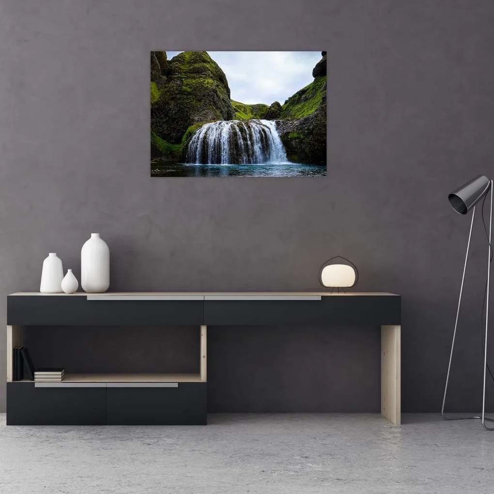 Obraz klifu z wodospadem (70x50 cm)