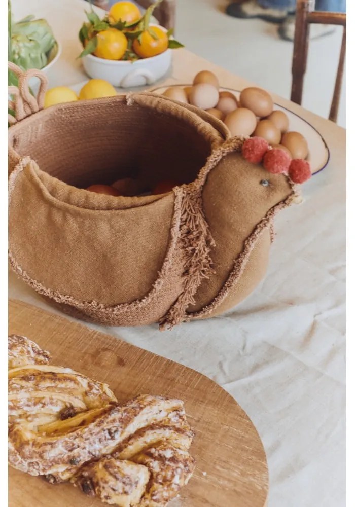 Brązowy tekstylny dziecięcy kosz na zabawki 48x32x29 cm Chicken Toffee – Lorena Canals