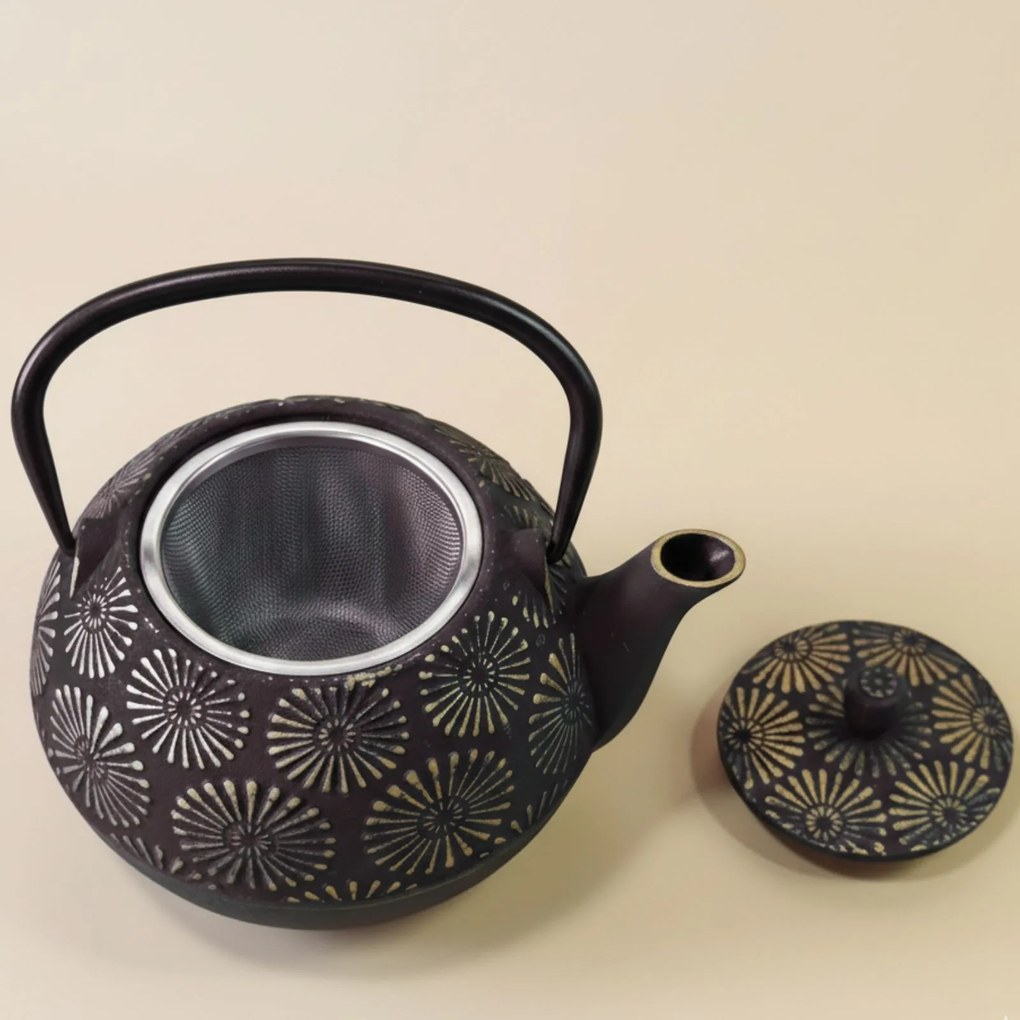 Dzbanek żeliwny z czarkami i podstawką KOGA, 1200 ml