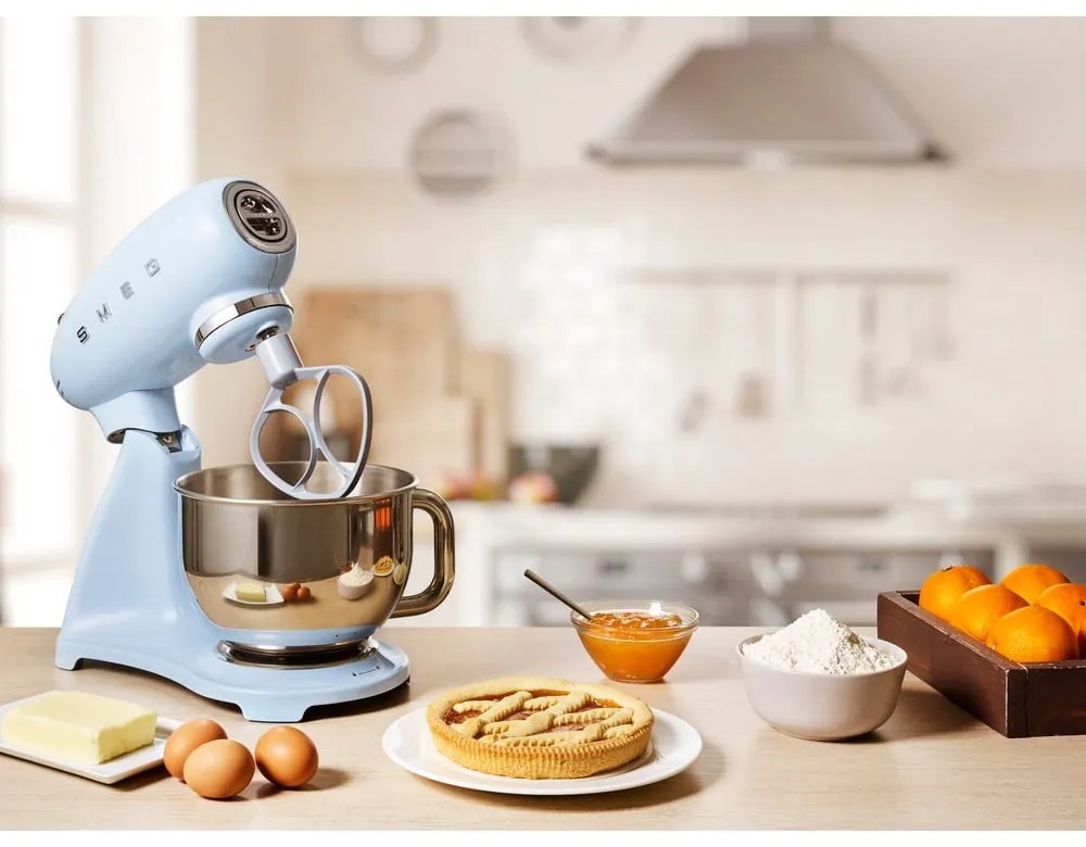 Jasnoniebieski robot kuchenny Retro Style – SMEG