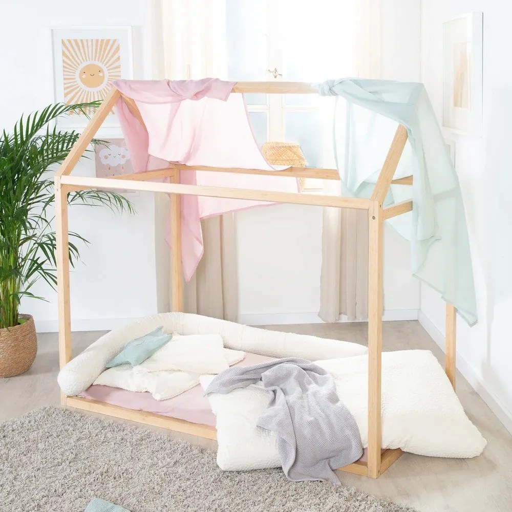 Bambusowe łóżko dziecięce w kształcie domku w naturalnym kolorze z materacem bez stelaża 70x140 cm House Bed – Roba