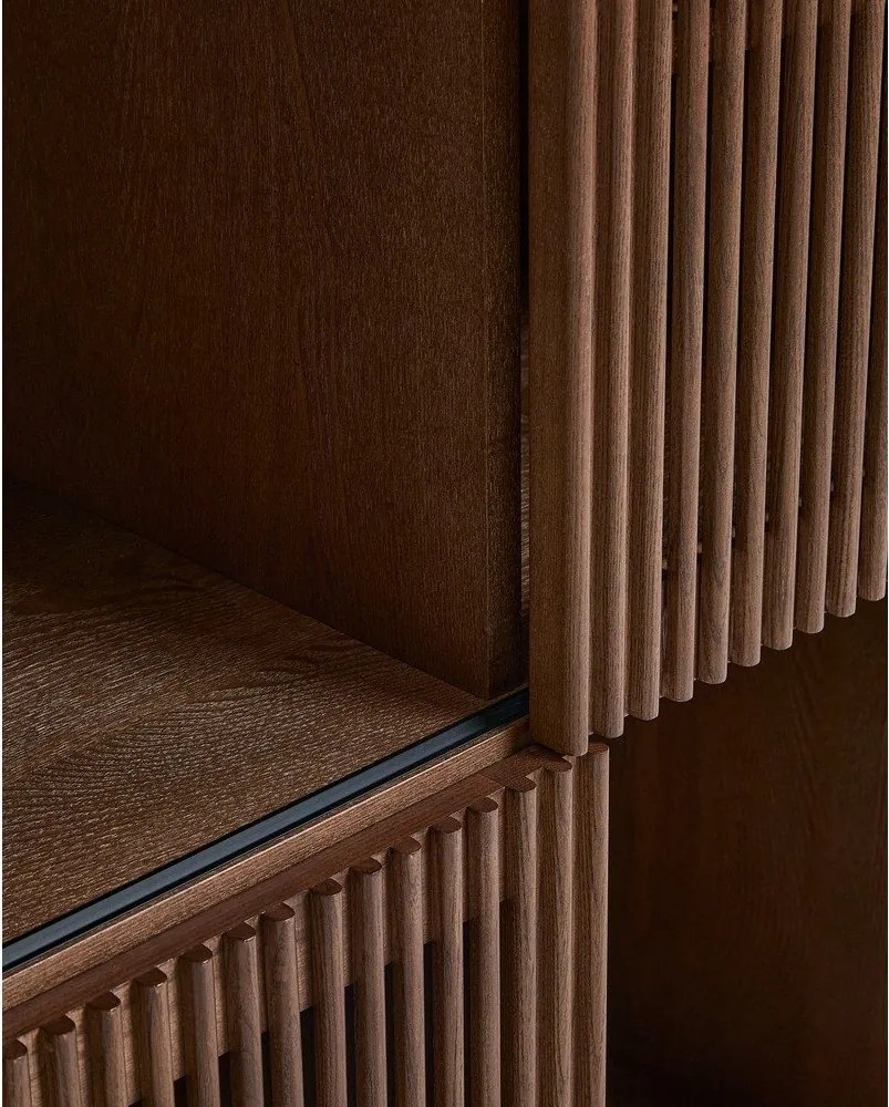 Ciemnobrązowy regał w dekorze orzecha z drzwiami przesuwnymi 84,5x170x42,5 cm Beyla – Kave Home