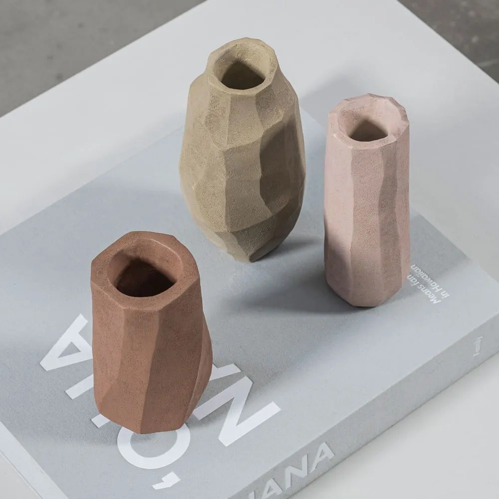 Beżowy wazon z żywicy polimerowej (wysokość 18 cm) Nuki – Mette Ditmer Denmark