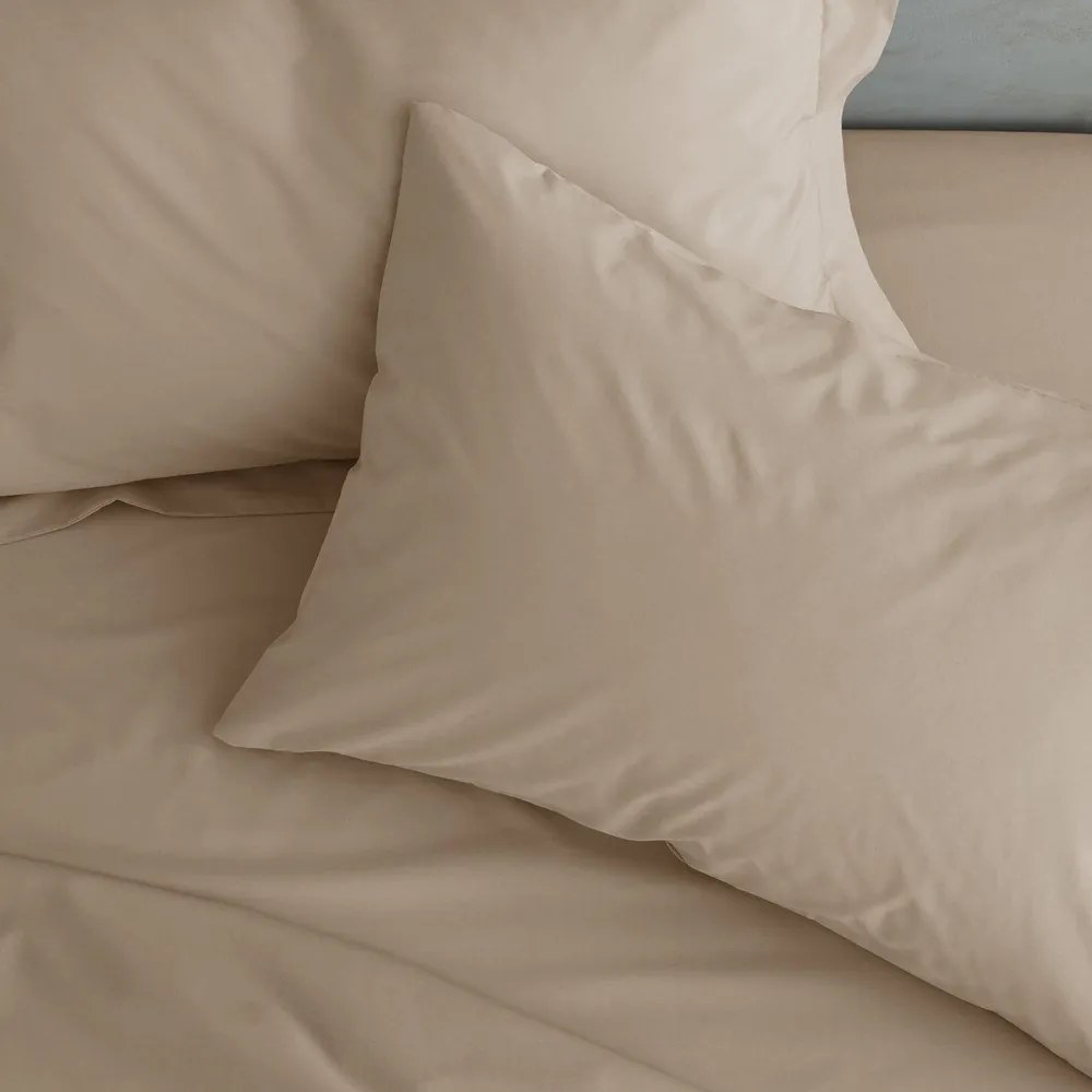 Jasnobrązowe prześcieradło z perkalu z gumką 135x190 cm Easy Iron Percale – Catherine Lansfield