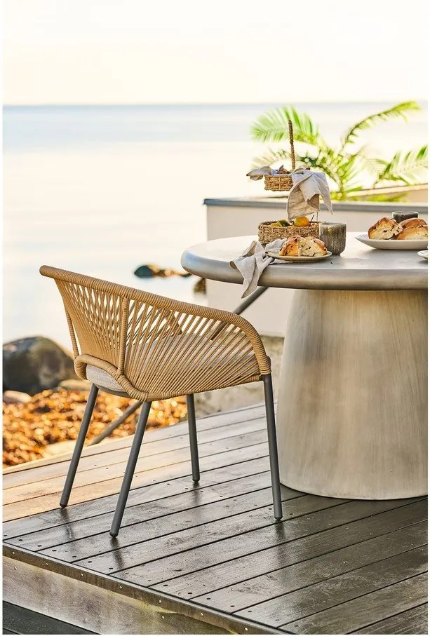 Beżowe metalowe tapicerowane krzesło ogrodowe Novella – House Nordic