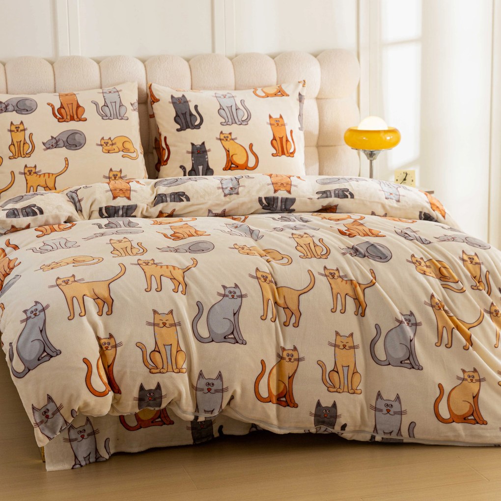 PrzytulneMieszkanie.pl PrzytulneMieszkanie.pl Pościel z mikropluszu COLORED CATS w kolorze kremowym Rozmiar pościeli: 70 x 90 cm | 140 x 200 cm