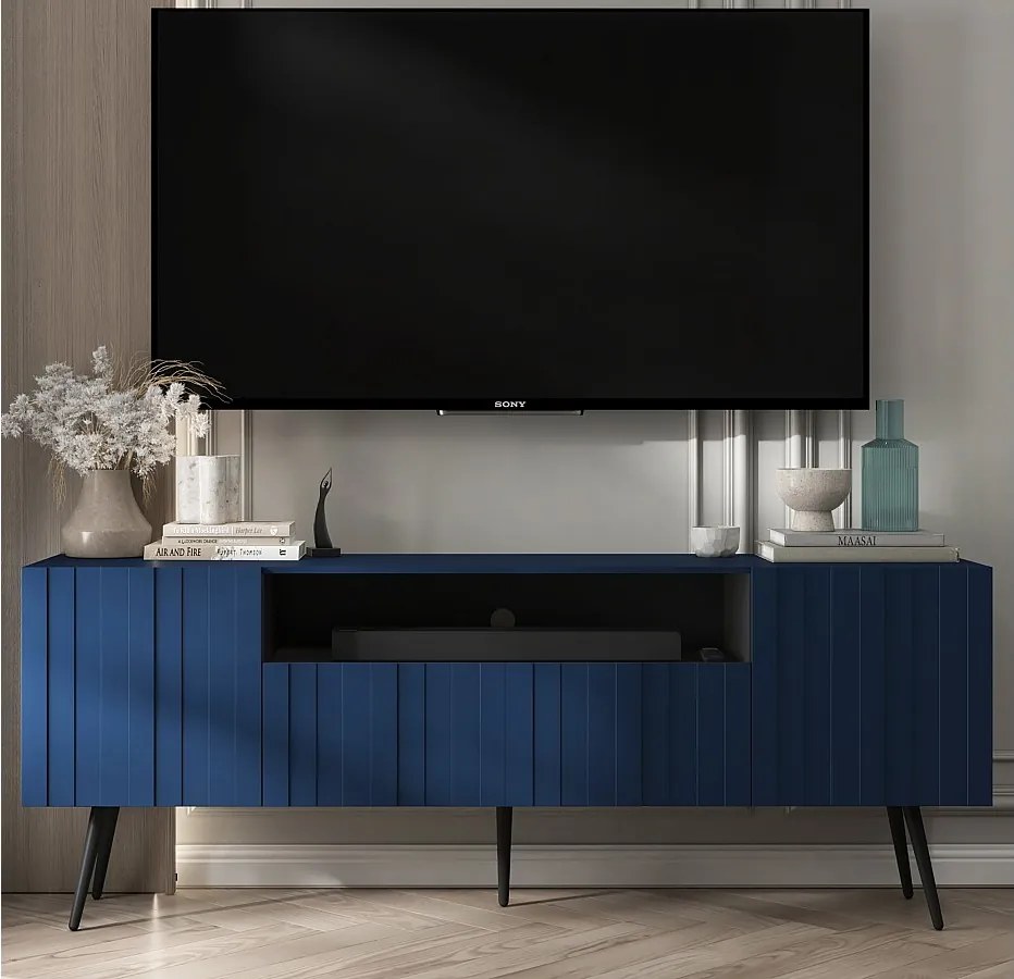 Szafka RTV z 3 drzwiami i wnęką – Korpus granatowy mat, fronty ryflowane granatowy mat – 150 cm, czarne nogi