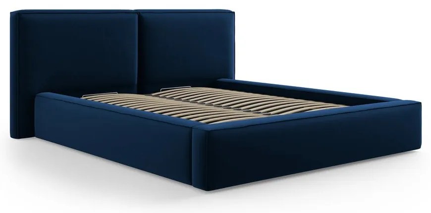 Ciemnoniebieskie aksamitne tapicerowane łóżko dwuosobowe ze schowkiem i stelażem 200x200 cm Arendal – Cosmopolitan Design