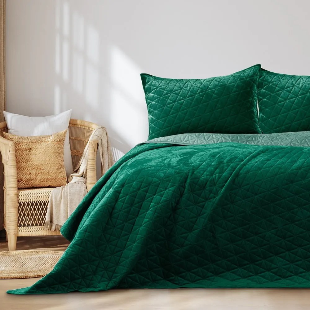 Zielona narzuta pikowana z aksamitu 170x210 cm Laila – AmeliaHome