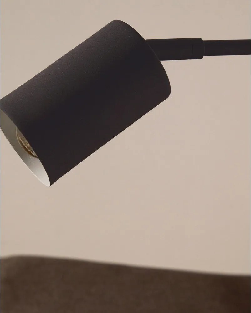 Czarna metalowa lampa stołowa (wysokość 49 cm) Manie – Kave Home