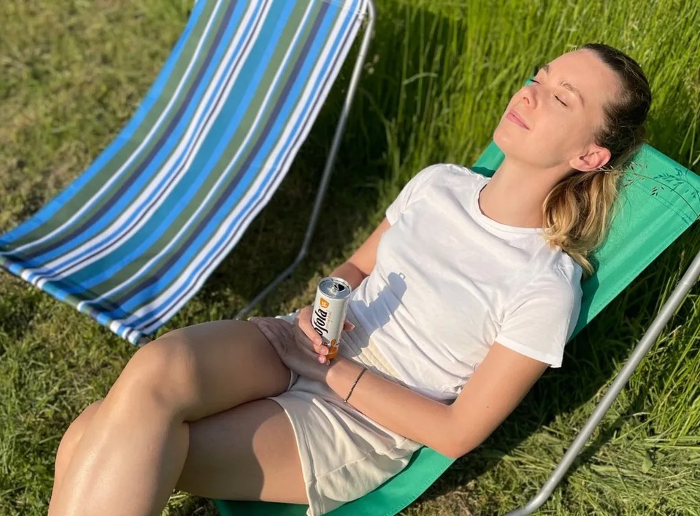 Składany leżak plażowy SAND, niebiesko-biały