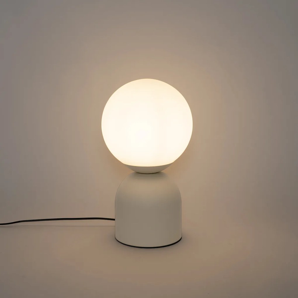 Lampa stołowa w stylu hotelowym beżowa z opalowym szkłem - Pallon Trend