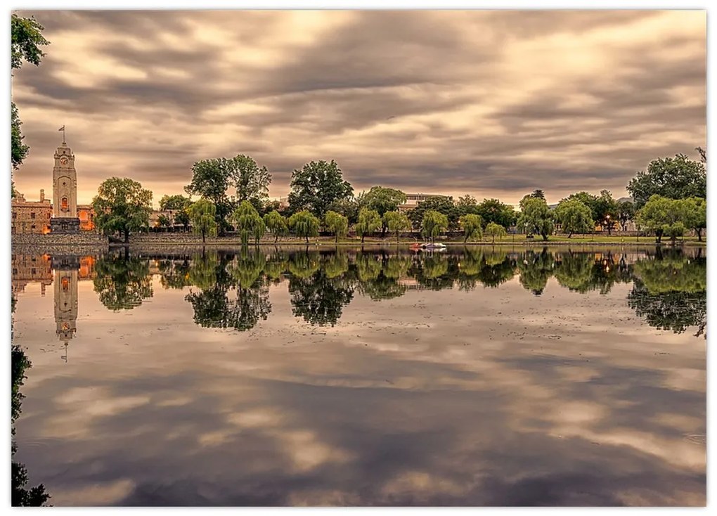 Obraz na szkle - jezioro i drzewa (70x50 cm)