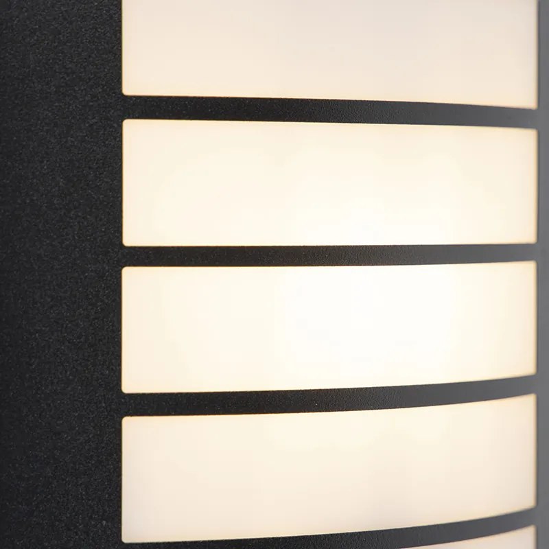 Zewnetrzna Lampa ścienna zewnętrzna czarna IP44 z czujnikiem zmierzchu - Miro Nowoczesny Oswietlenie zewnetrzne