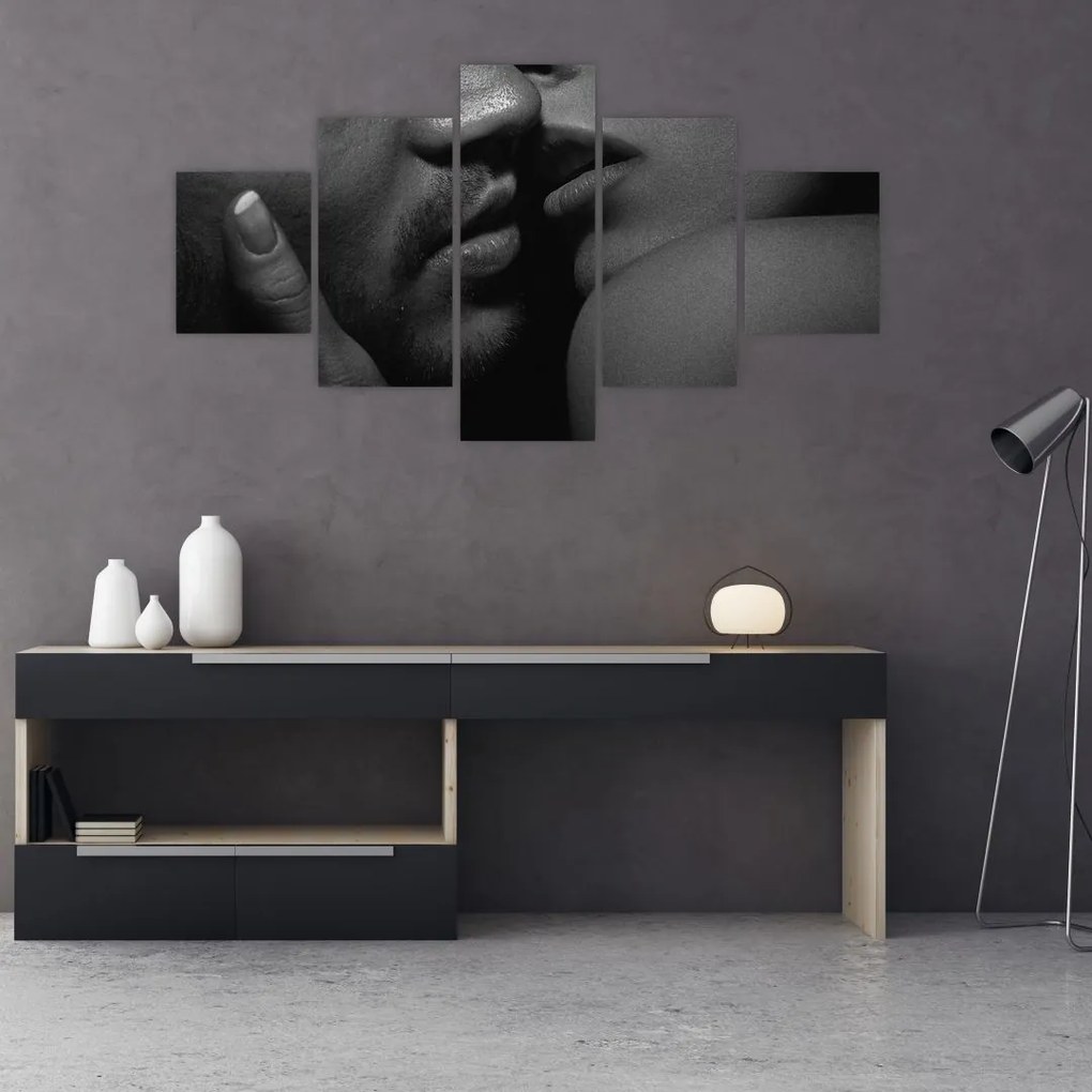 Obraz - Pocałunek, czarno - białe zdjęcie (125x70 cm)