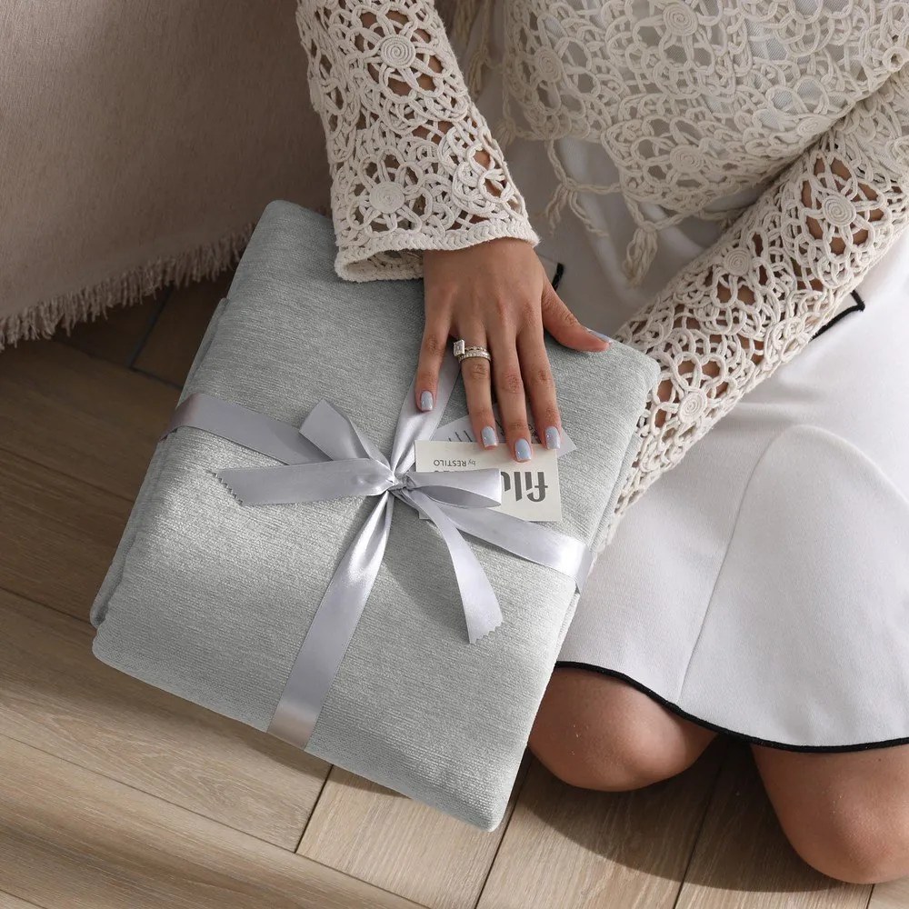 Jasnoszara narzuta z szenilu 220x240 cm Talo – Filumi