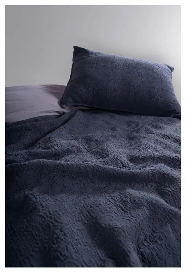 Ciemnoszary zestaw narzuty na łóżko i poszewki na poduszkę żakardowy 180x240 cm Jacquard – Mila Home Luxury