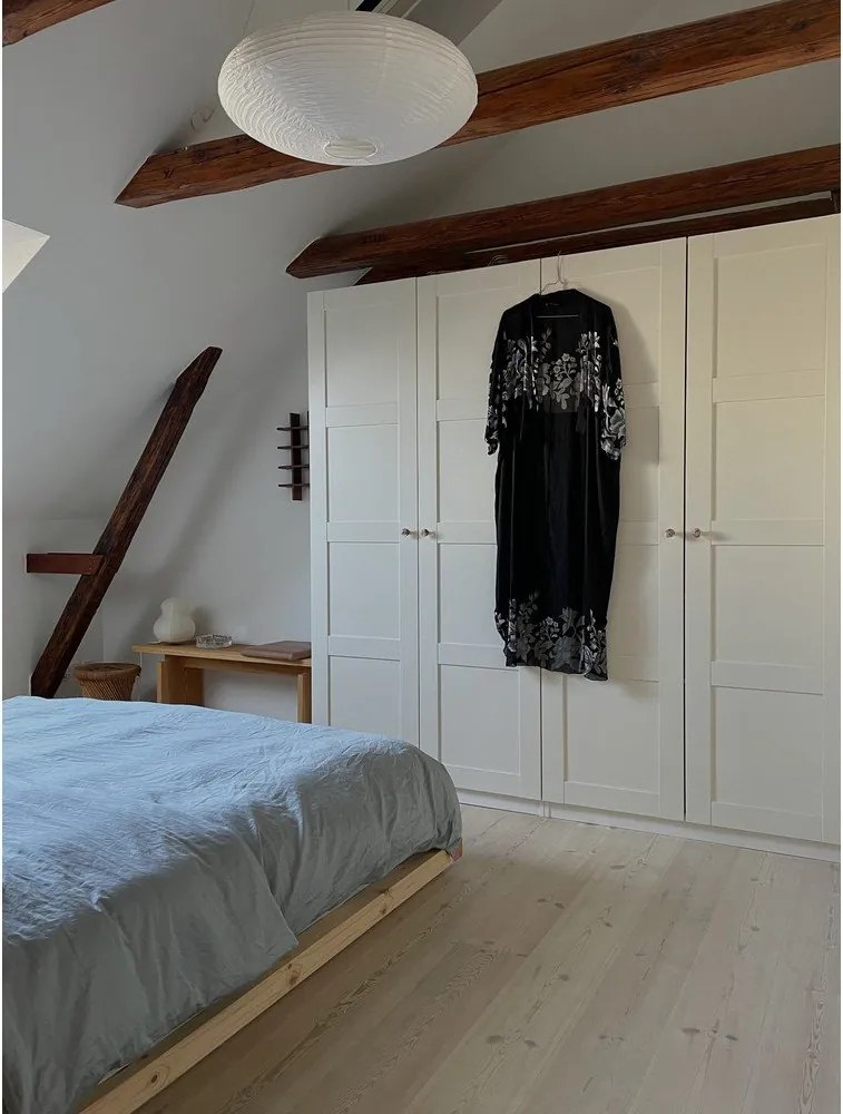 Łóżko jednoosobowe z litego drewna sosnowego bez zagłówka ze stelażem 120x200 cm w naturalnym kolorze Dock – Karup