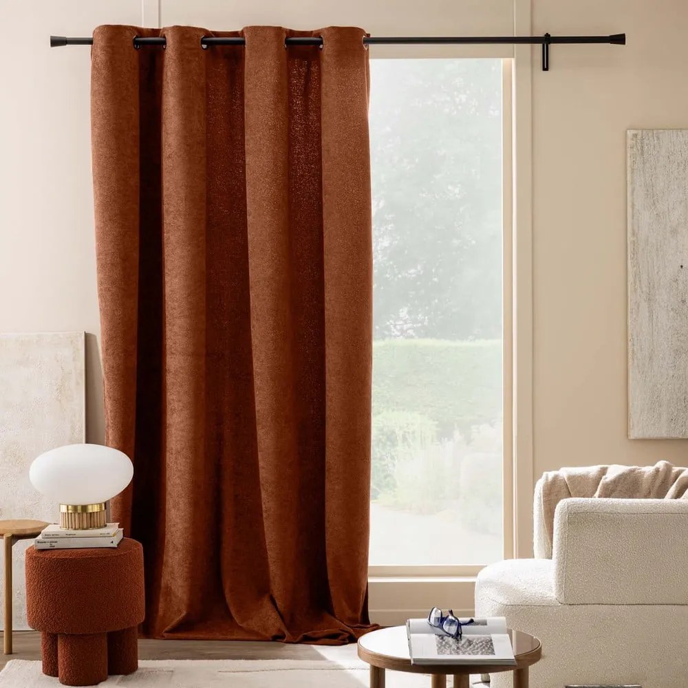 Zasłona z materiału bouclé w kolorze terakoty 140x260 cm Winona – douceur d'intérieur