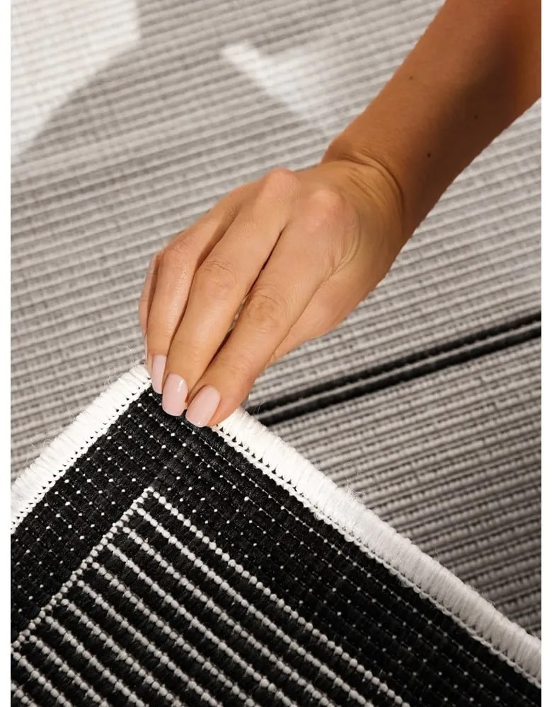 Czarno-biały dywan odpowiedni na zewnątrz 160x230 cm Duet Bowen – NORTHRUGS