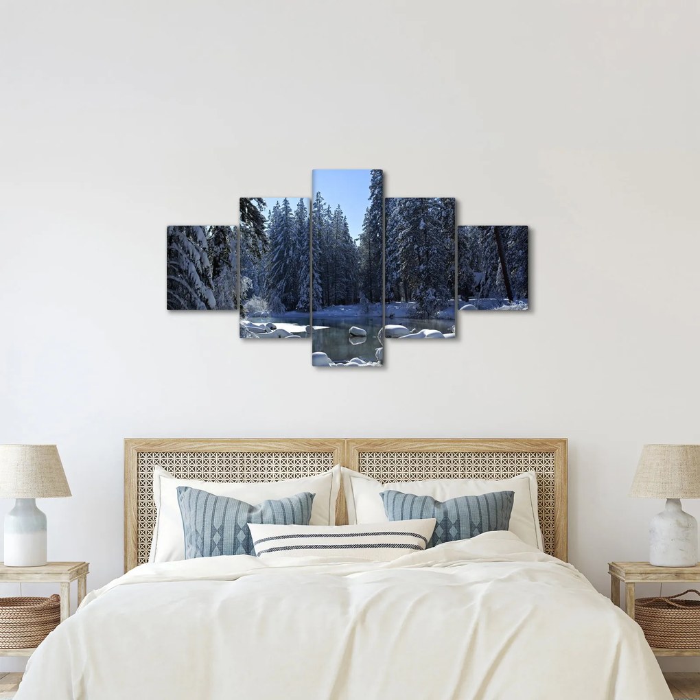 Obraz śnieżnego lasu (125x70 cm)