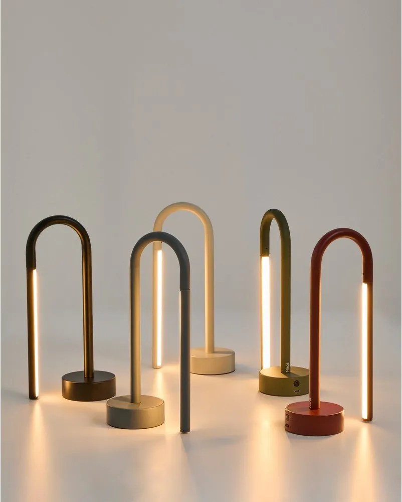 Zielona metalowa lampa stołowa LED (wysokość 30 cm) Bow – Kave Home