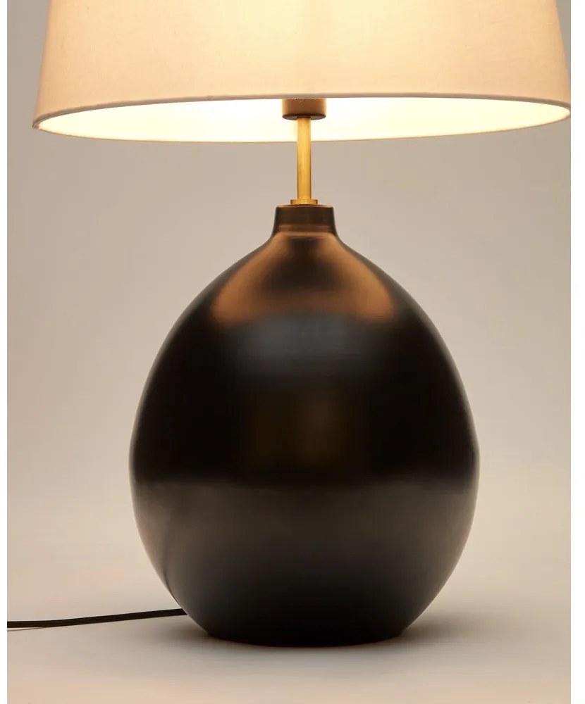 Czarno-biała lampa stołowa z tekstylnym kloszem (wysokość 72 cm) Foixa – Kave Home