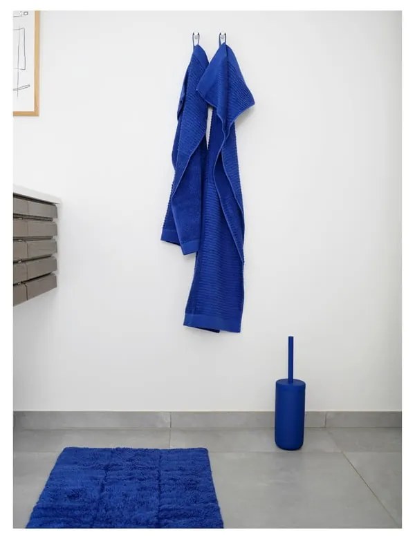 Niebieski dywanik łazienkowy 50x80 cm Indigo – Zone