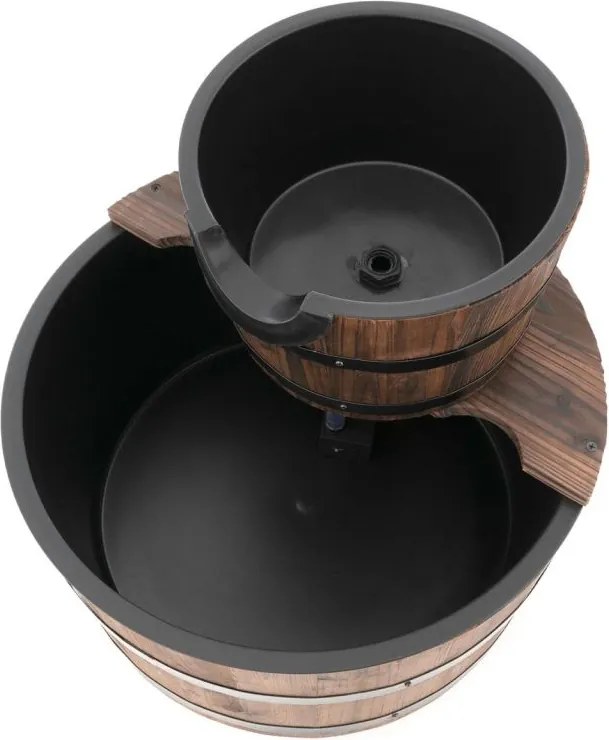 Fontanna ogrodowa - fontanna z dwoma drewnianymi wiaderkami