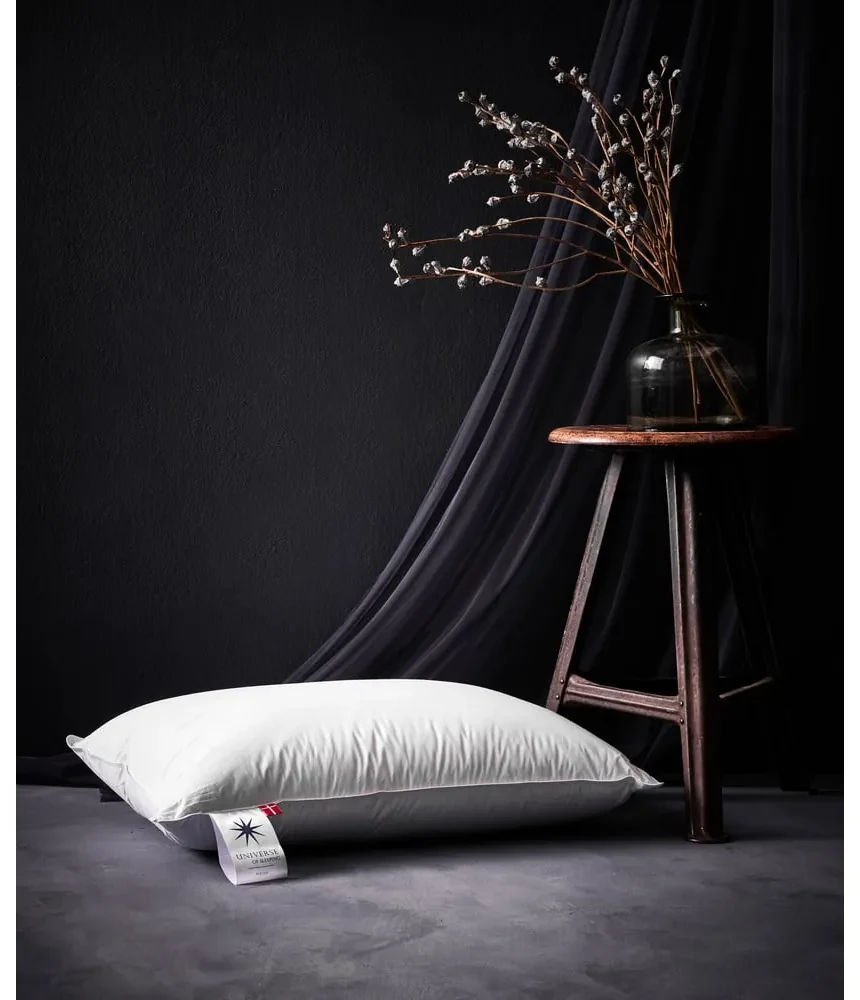 Poduszka wypełniona pierzem 50x70 cm Capella High – Universe of Sleeping