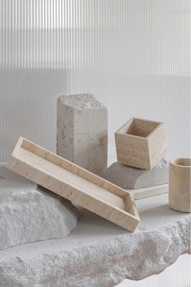 Beżowy kamienny organizer łazienkowy na waciki Travertine – Mette Ditmer Denmark