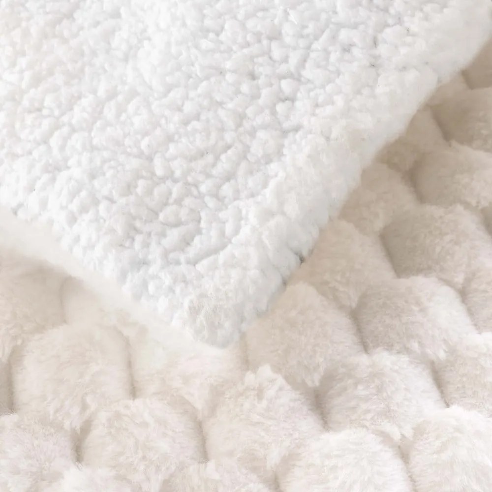 Kremowy koc z mikropluszu 180x220 cm Frosty – douceur d'intérieur