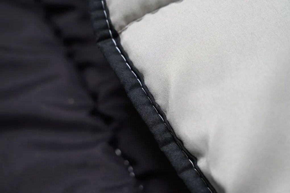 Całoroczna pikowana kołdra 140x200 cm z włókna pustego, czarna