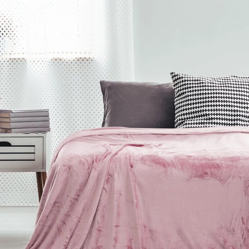 Jasnoróżowy koc z mikrowłókna Decoking Mic, 150x200 cm