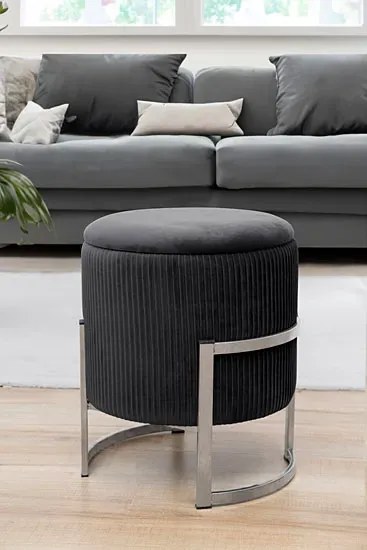 Czarna pufa na nóżkach w stylu glamour Z2-B57