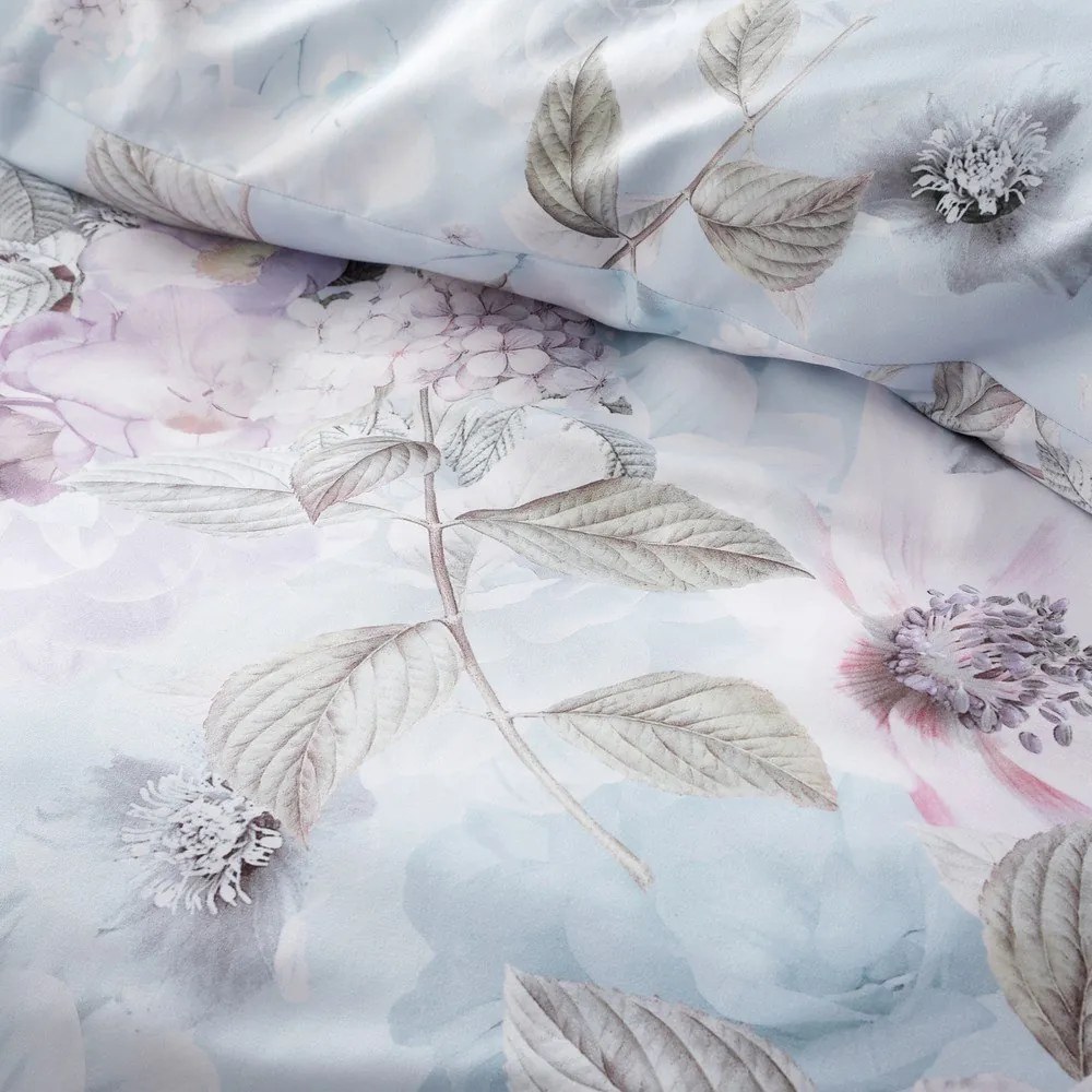 Jasnoniebieska pościel dwuosobowa 230x220 cm Floral Serenity – RHS