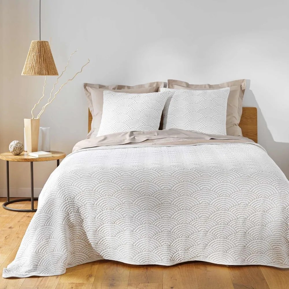 Biało-beżowy dżersejowy zestaw narzuty na łóżko i poszewki na poduszkę 220x240 cm Cassandra – douceur d'intérieur