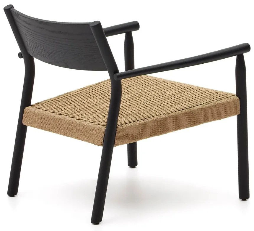 Czarny fotel z plecionką Yalia – Kave Home